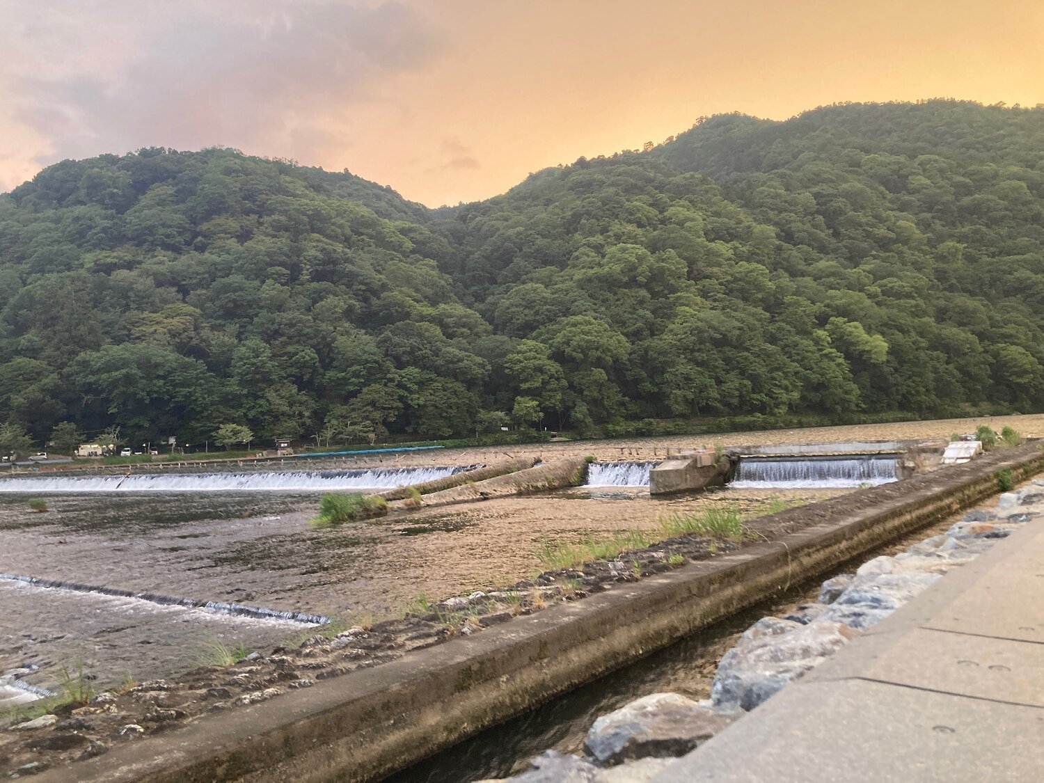 Die Kunst des Loslassens - Warum Festhalten uns blockiert